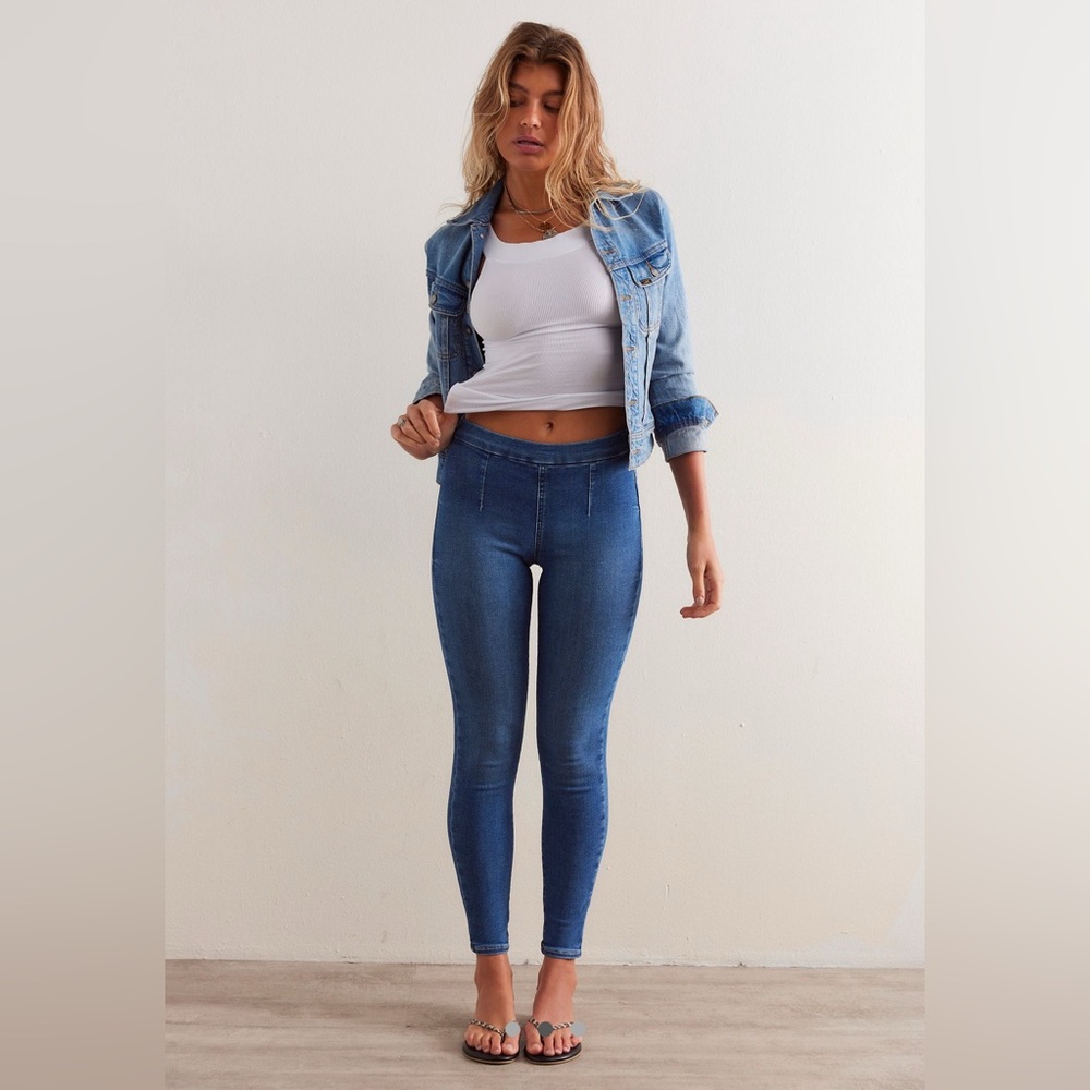 Free People CRVY Infinite Stretch Pull-On Jeans